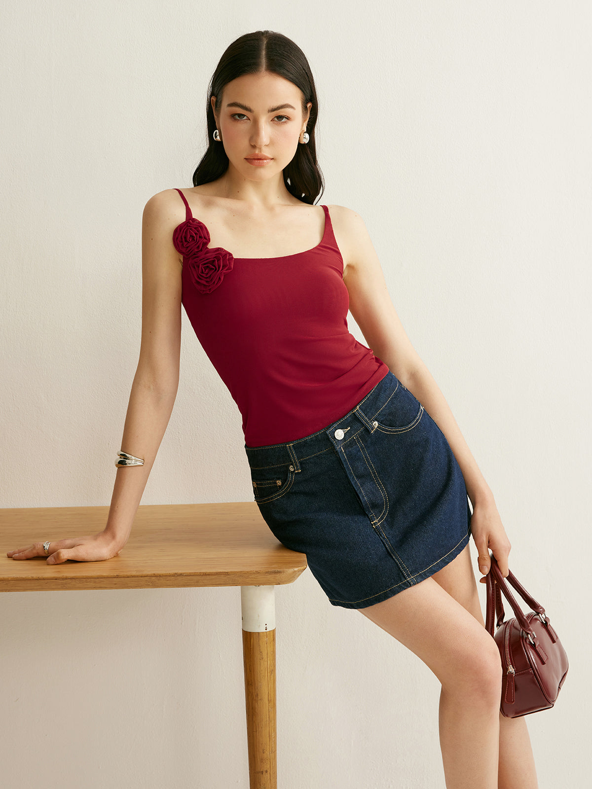 Floral Detail Cami Top-Chicvia