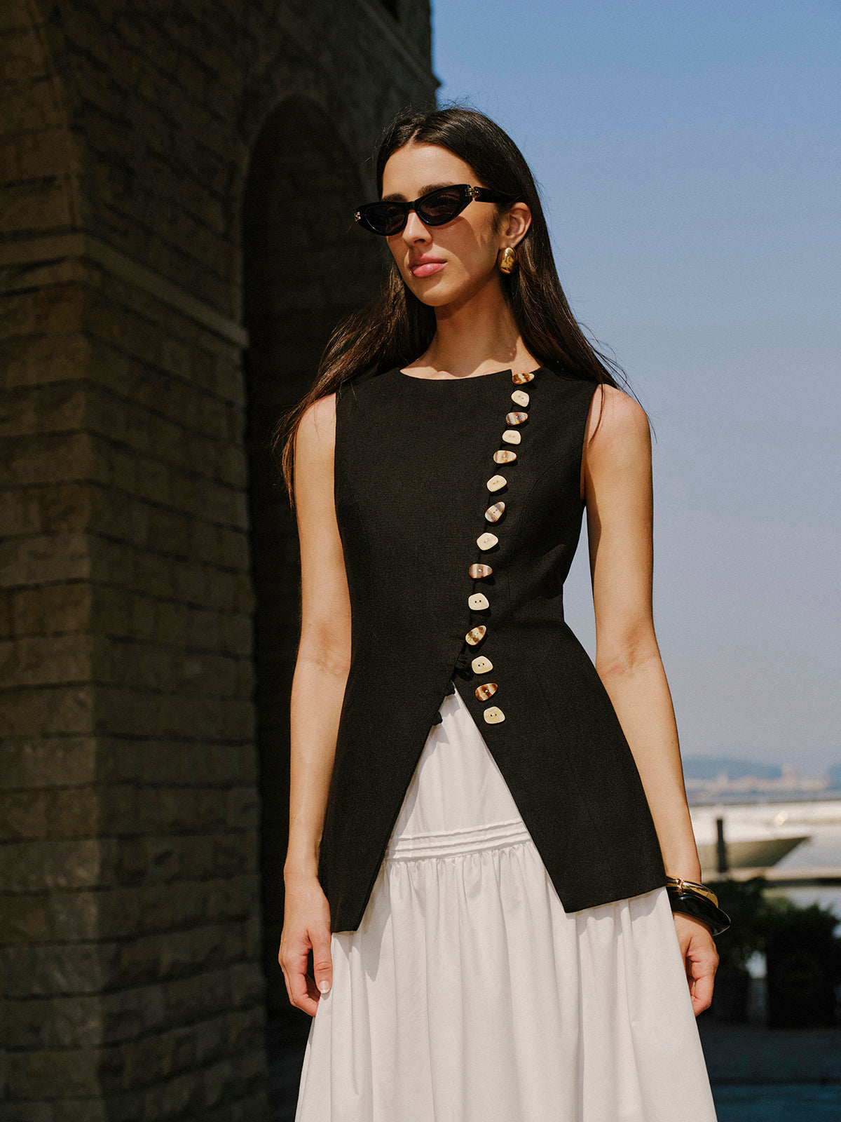 Linen Blend Button-Detail Vest-Chicvia