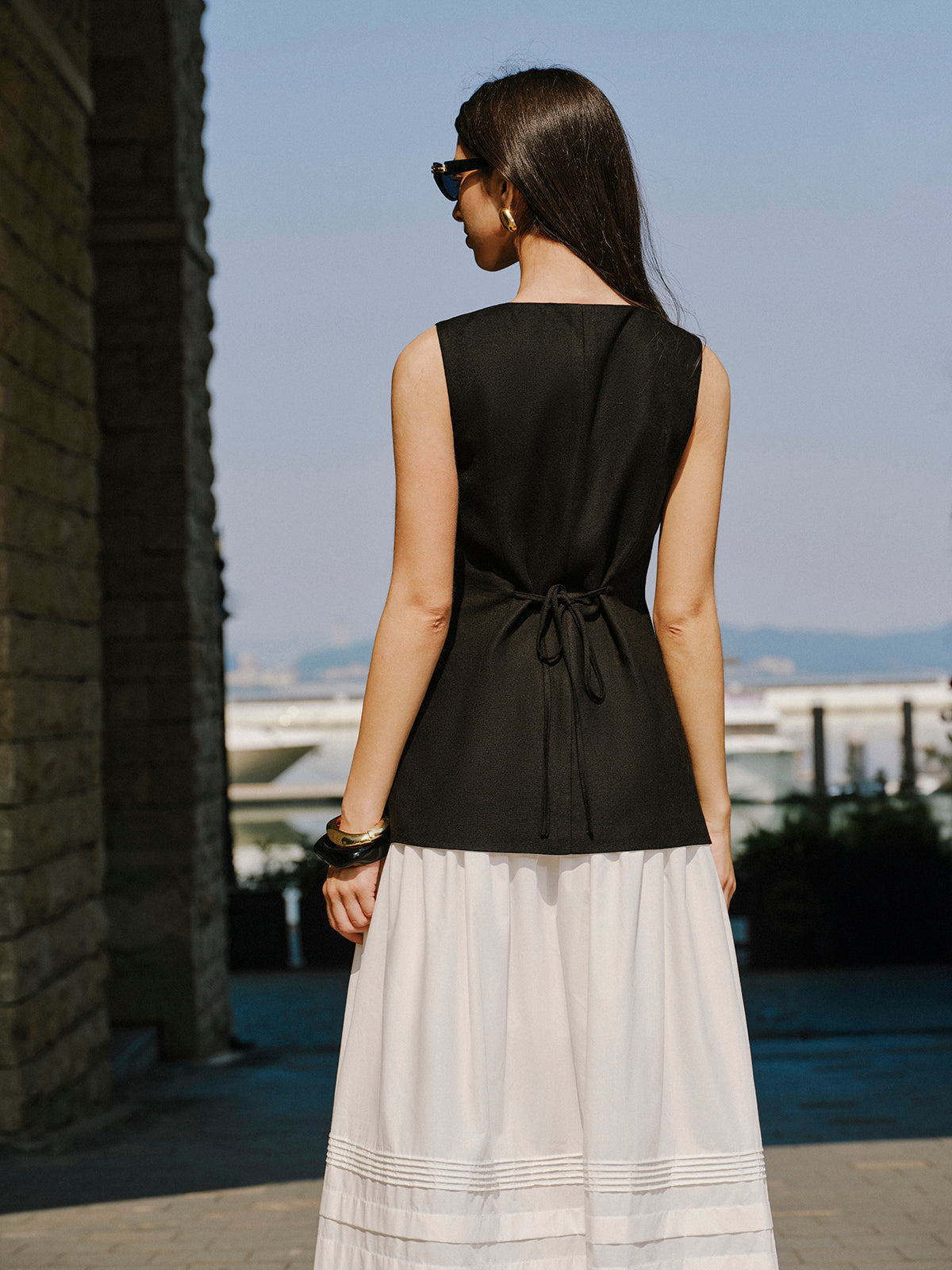 Linen Blend Button-Detail Vest-Chicvia