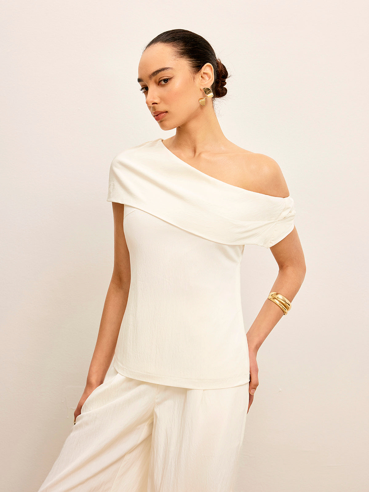 One-Shoulder Draped Top-Chicvia