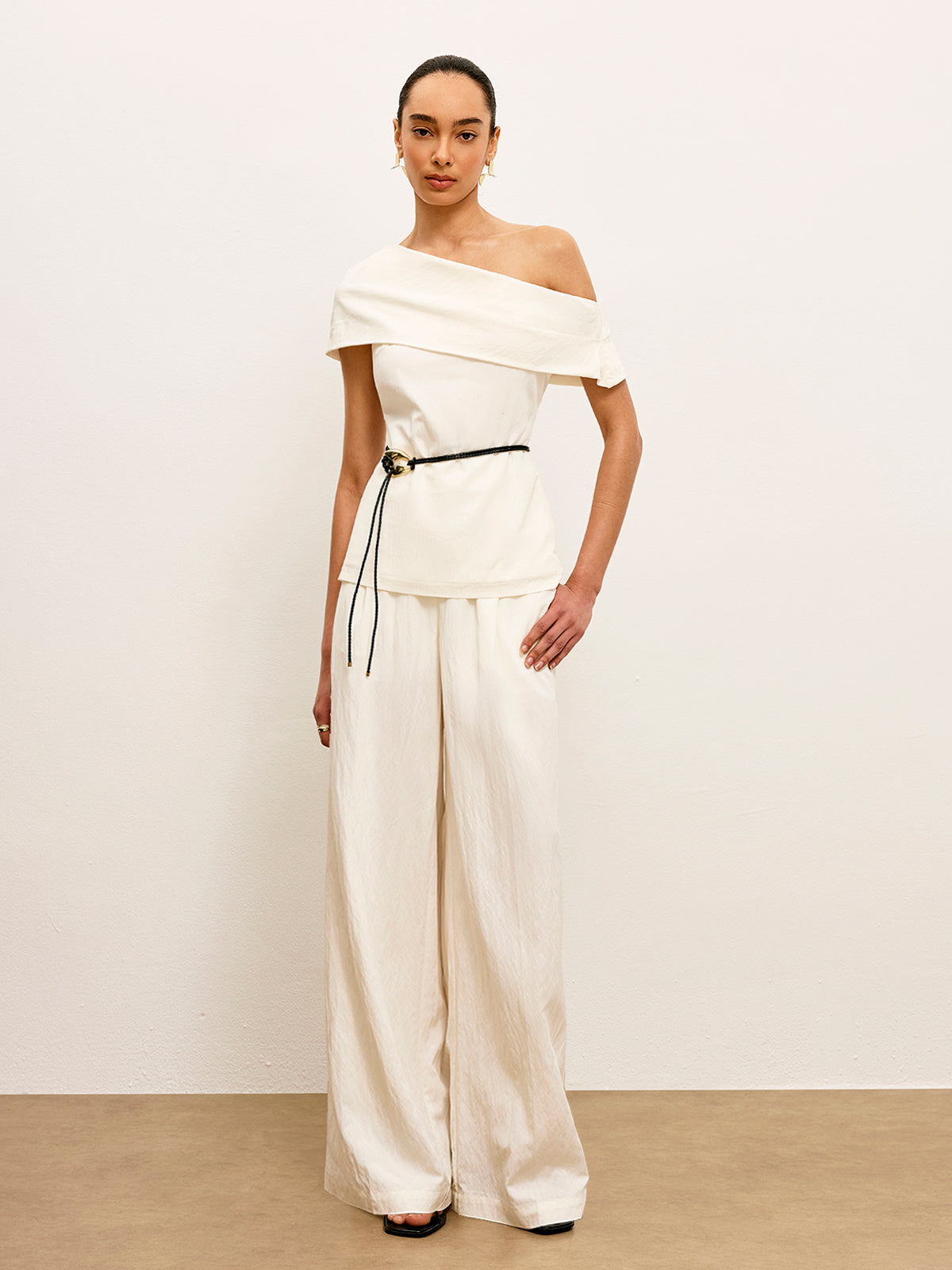 Mid-Waist Pocket Detail Pants-Chicvia