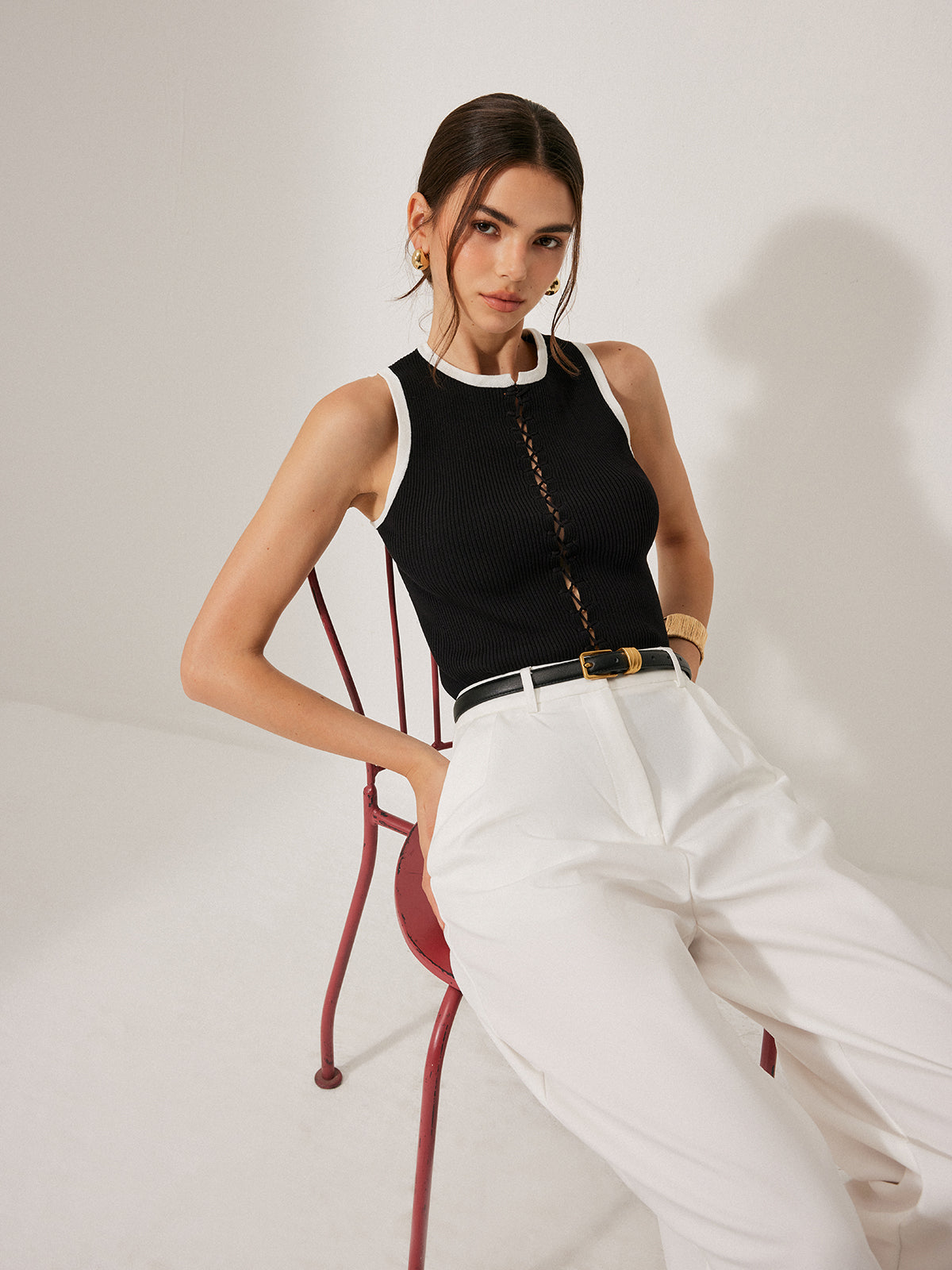 Color Block Knit Lace-Up Vest-Chicvia