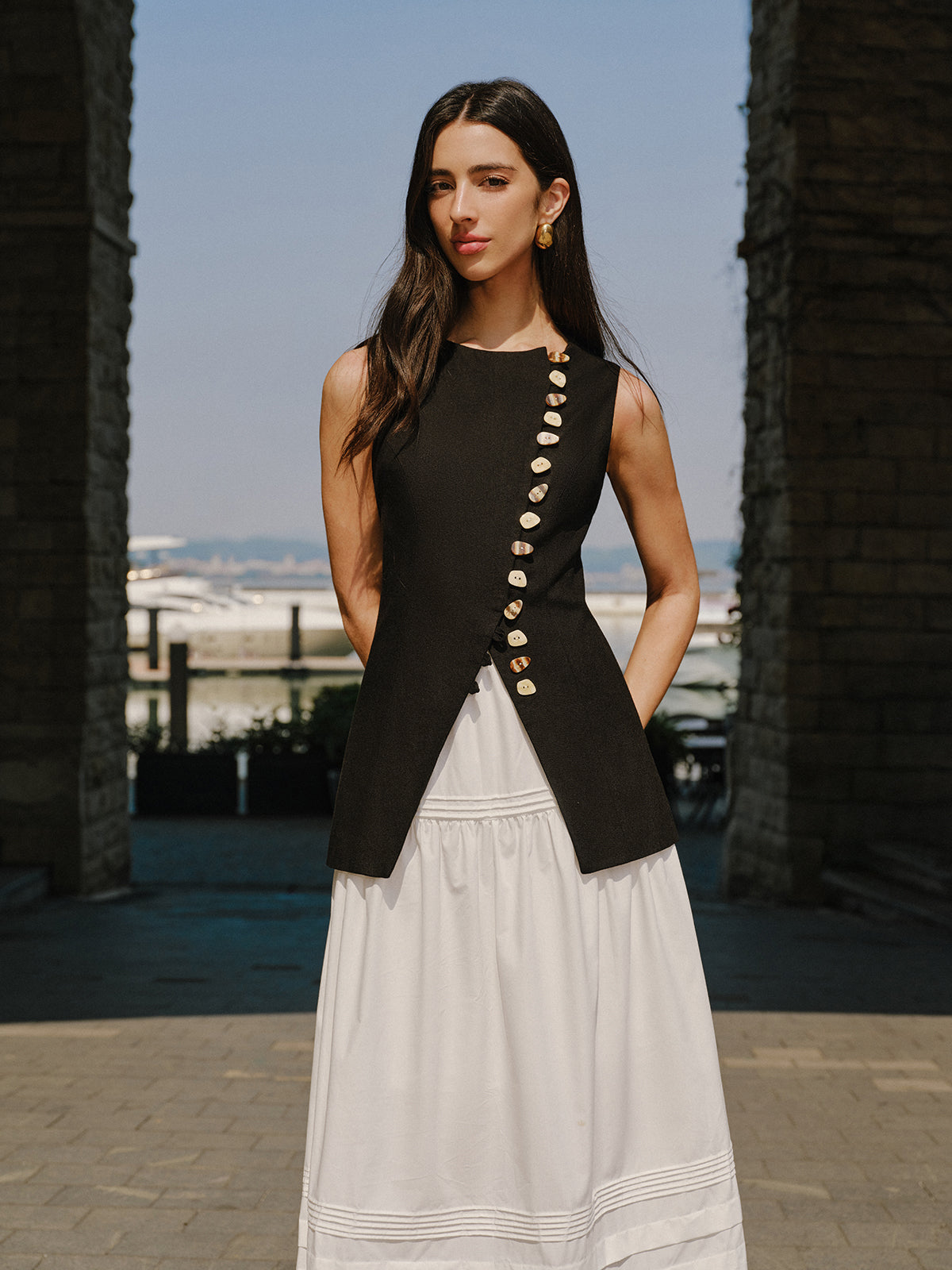 Linen Blend Button-Detail Vest-Chicvia