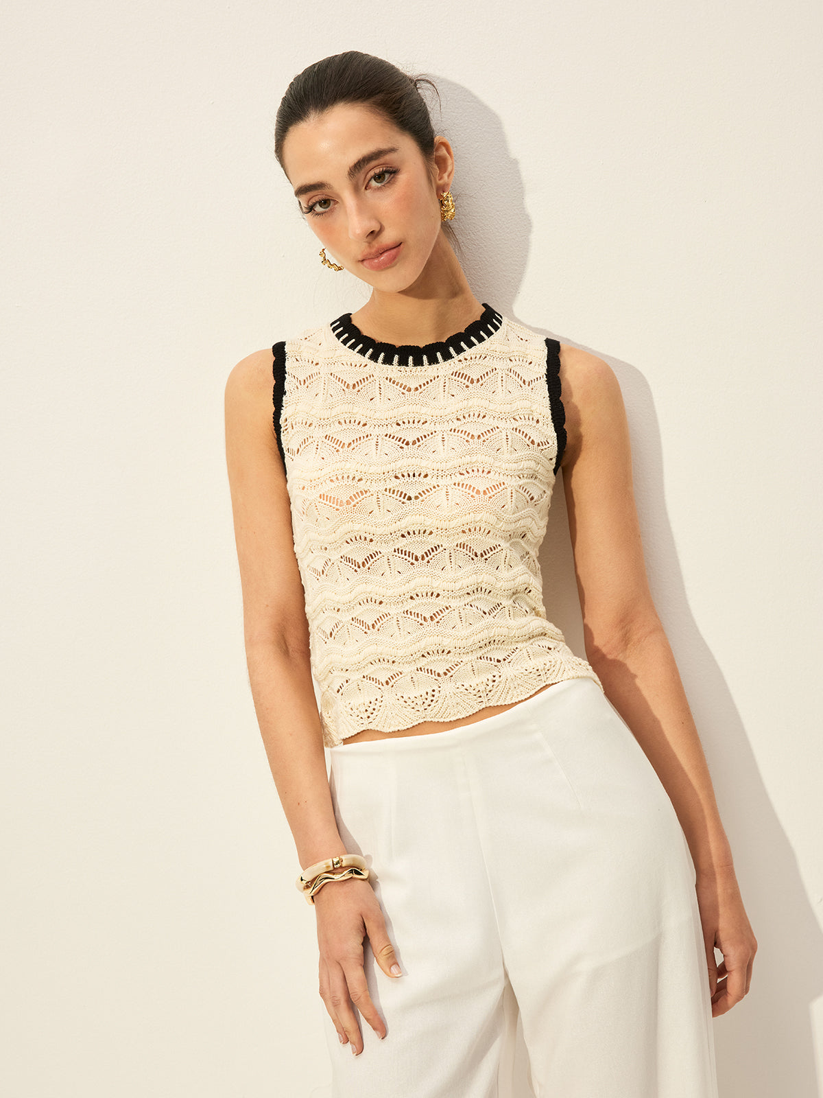 Crochet Contrast Trim Sweater Vest-Chicvia
