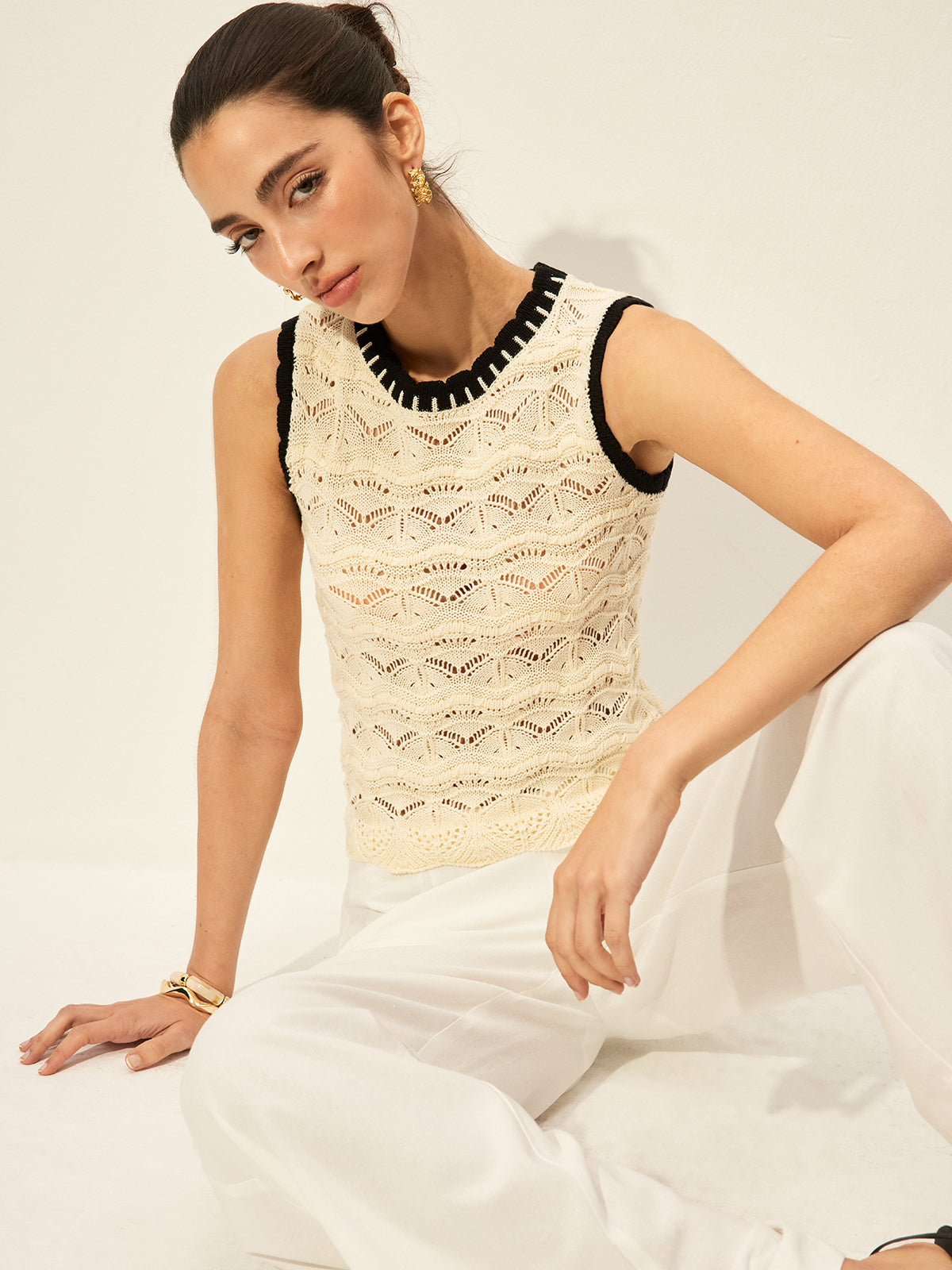 Crochet Contrast Trim Sweater Vest-Chicvia