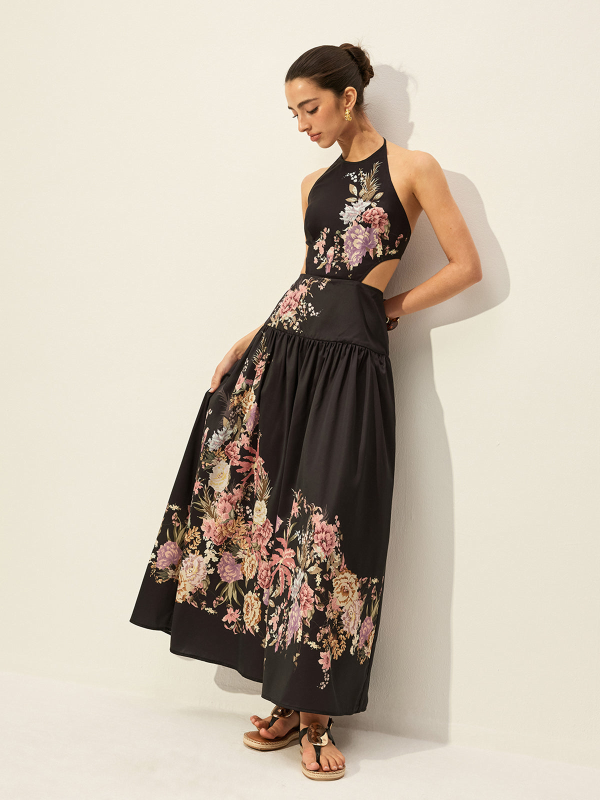 Floral Print Halter Neck Dress With Cut-Out Detail-Chicvia