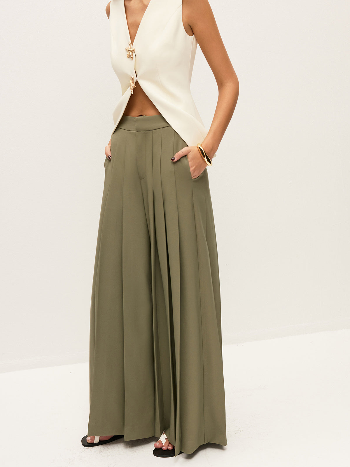 Mid-Waist Pleated Zipper Wide-Leg Pants With Pockets-Chicvia