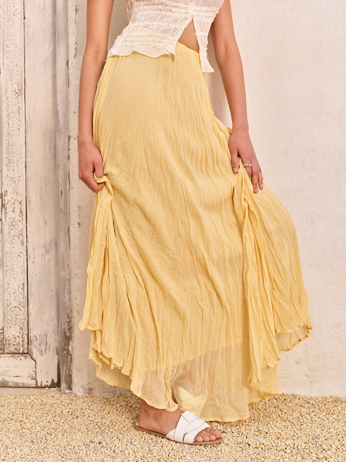 High-Waist Asymmetric Hem Crinkled Skirt-Chicvia