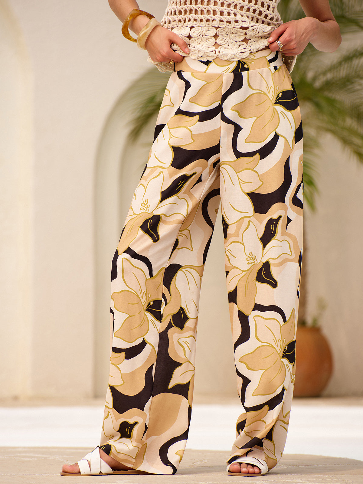 Mid-Waist Floral Print Pockets Pants-Chicvia