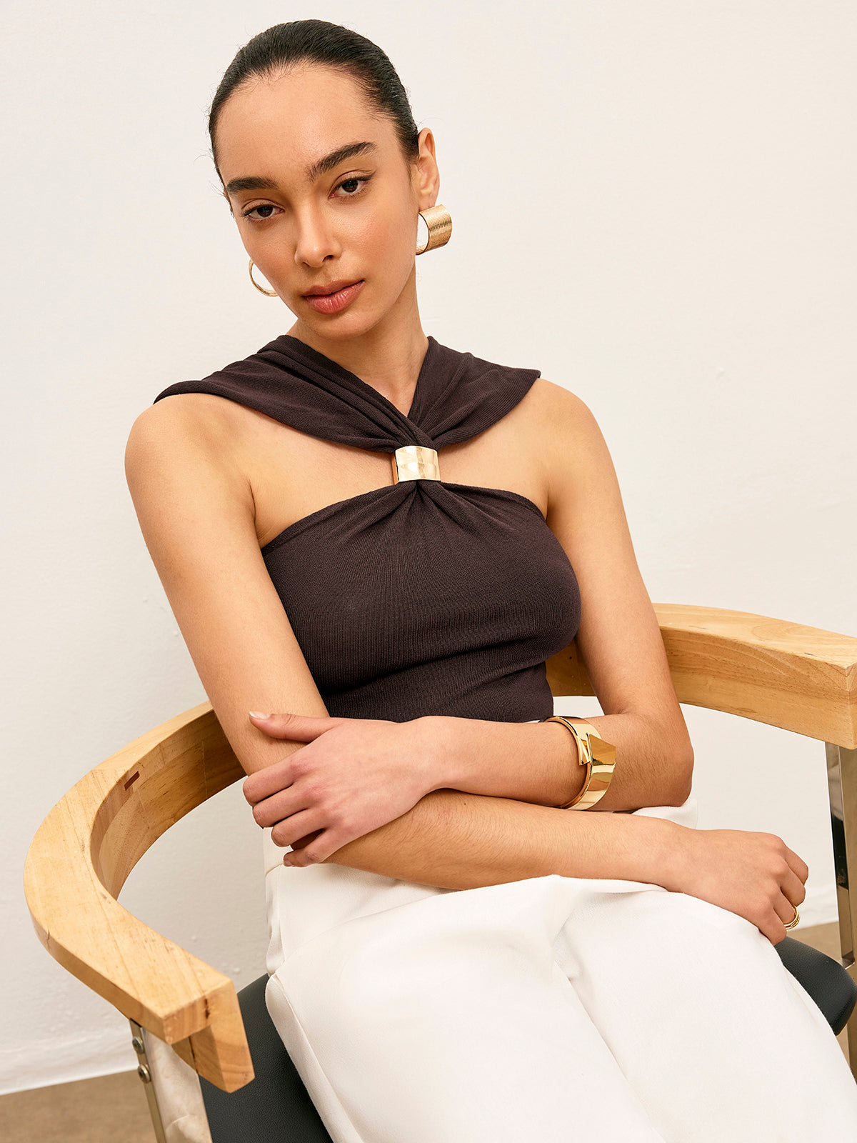 Knitted Twist Front Top With Gold Detail-Chicvia