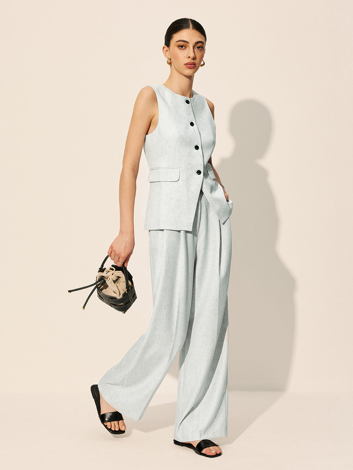 Pockets Sleeveless Tailored Vest-Chicvia