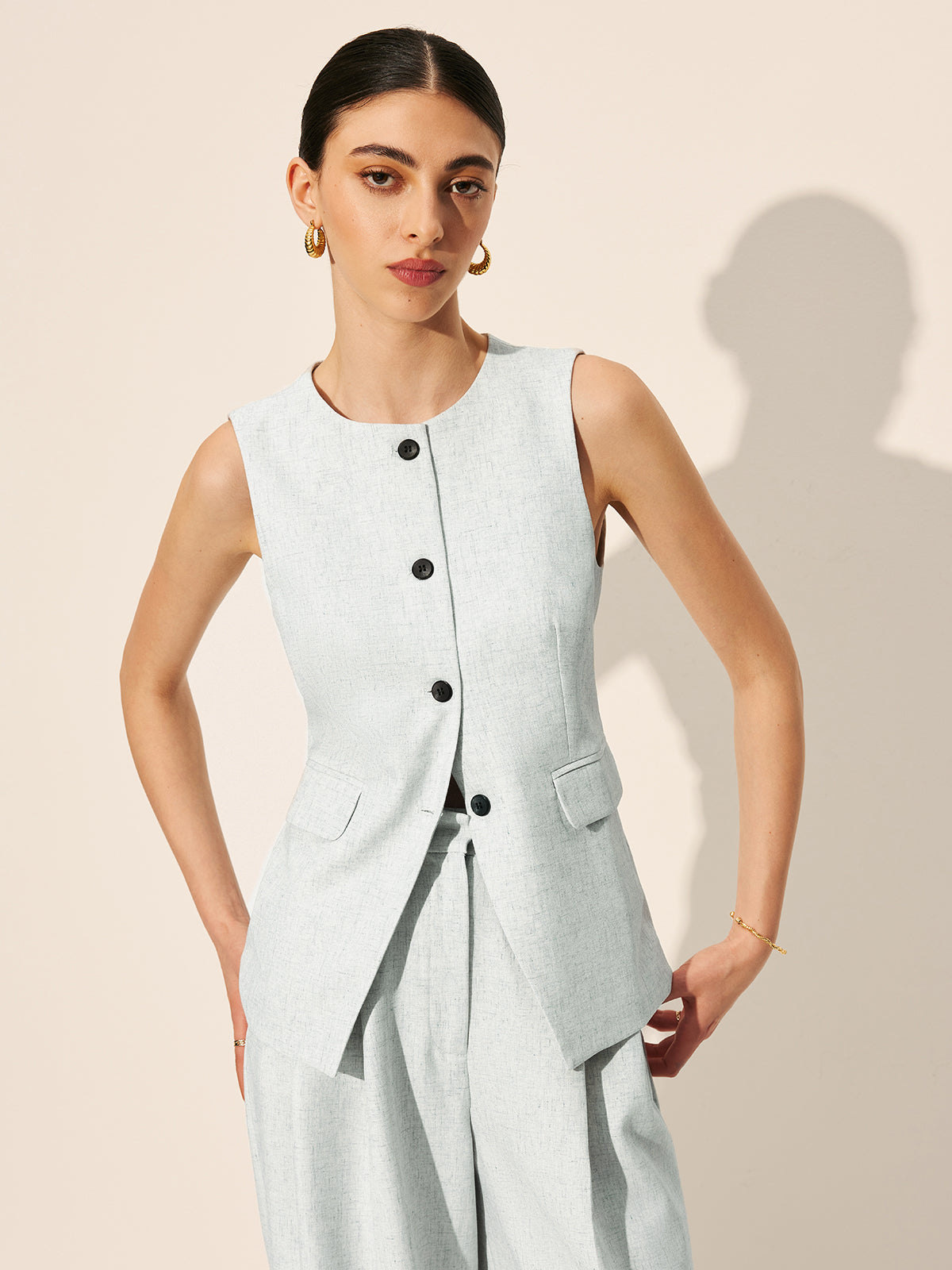 Pockets Sleeveless Tailored Vest-Chicvia