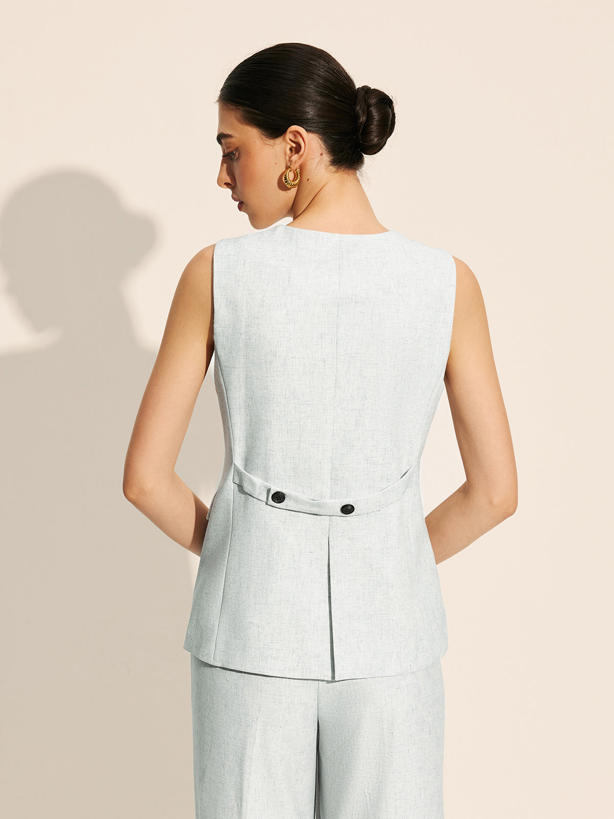 Pockets Sleeveless Tailored Vest-Chicvia