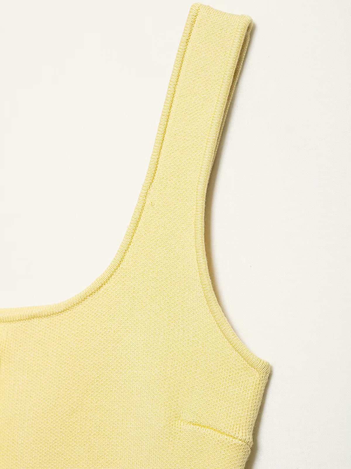 Curved Hem Ribbed Knit Vest-Chicvia