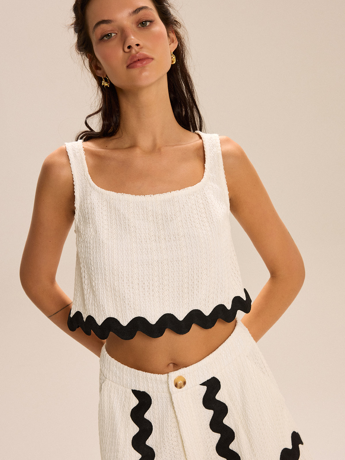 Cropped Tank Top And Scalloped-Trim Shorts Set-Chicvia