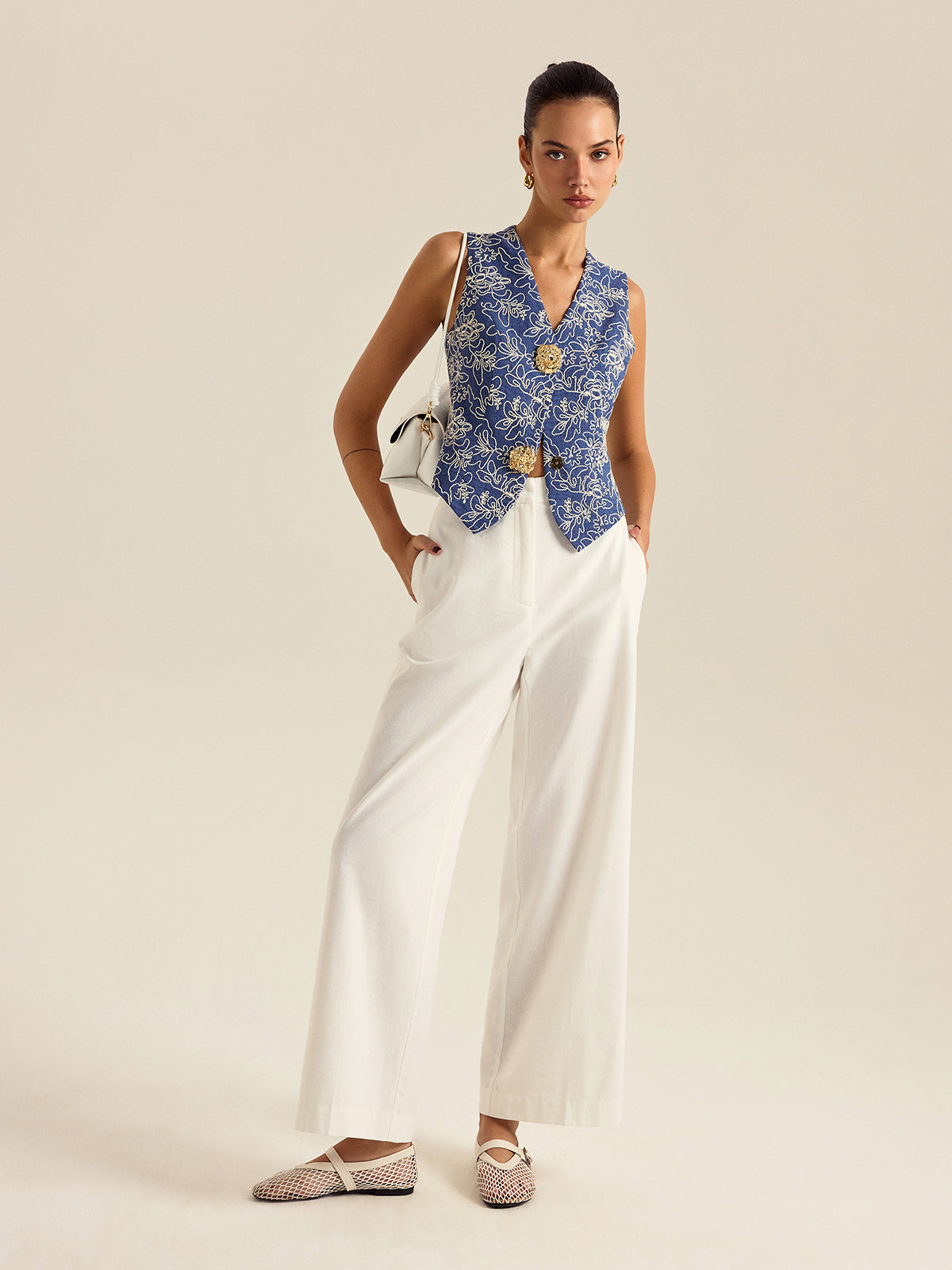 Floral Embroidered Vest-Chicvia