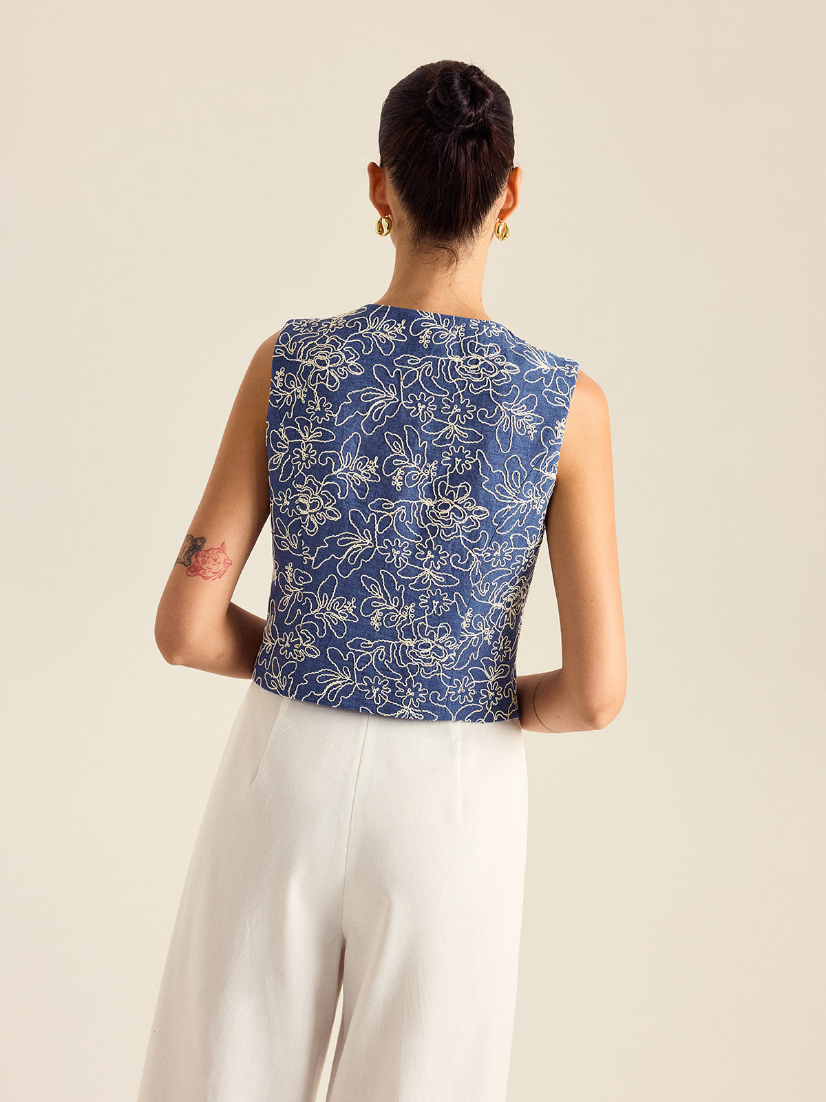Floral Embroidered Vest-Chicvia