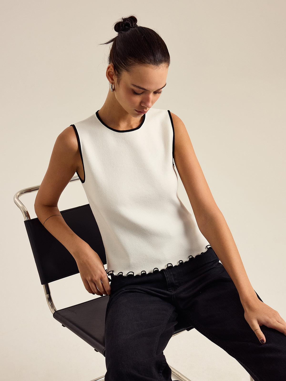 Contrasting Trim Tank Top-Chicvia