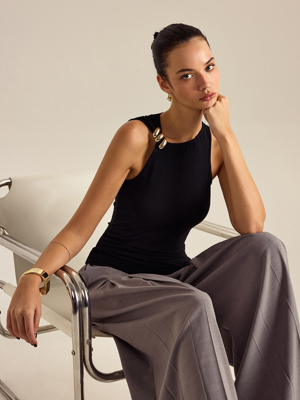 Metal Decor Sleeveless Top-Chicvia