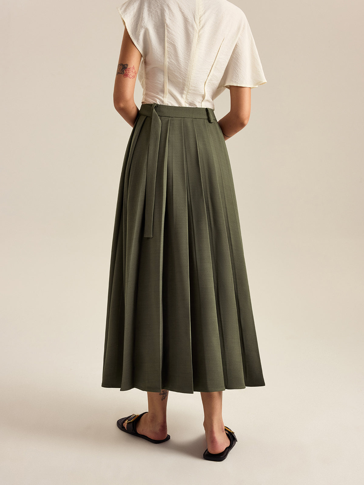 Pleated Midi Skirt with Side Slit-Chicvia