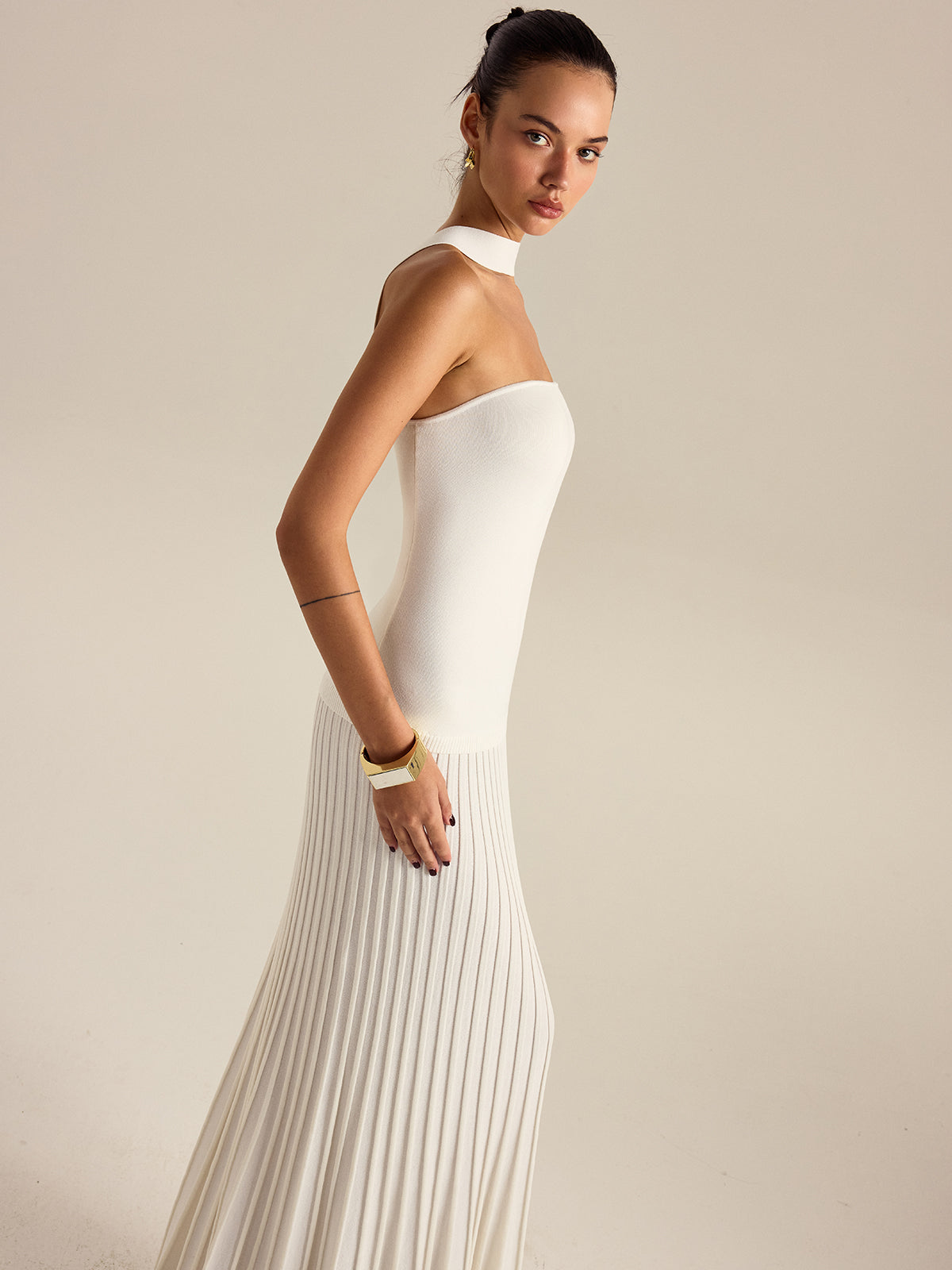 Halterneck Pleated Maxi Dress-Chicvia
