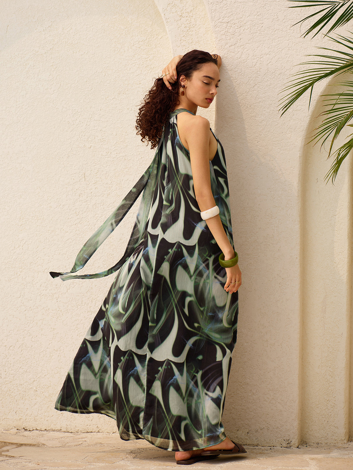 Flowy Abstract Halter Dress-Chicvia