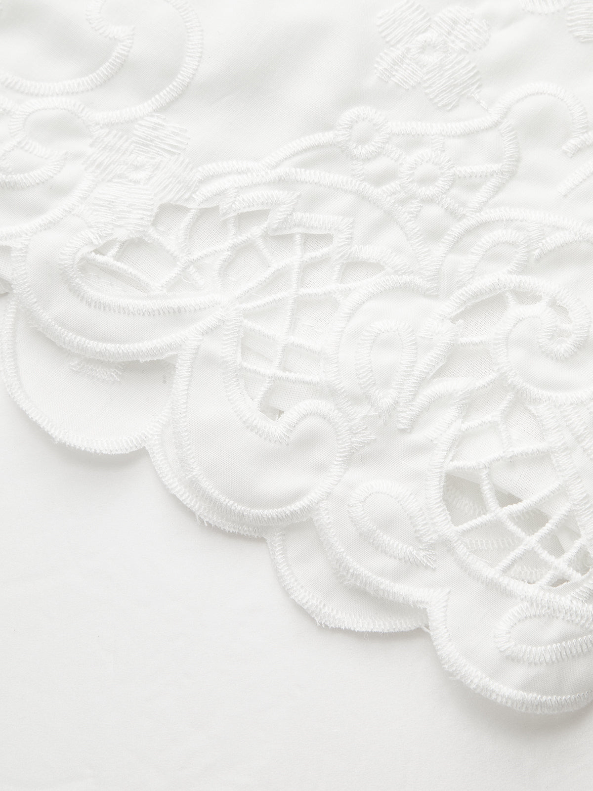 Lace Trim Mid-Waist Shorts-Chicvia