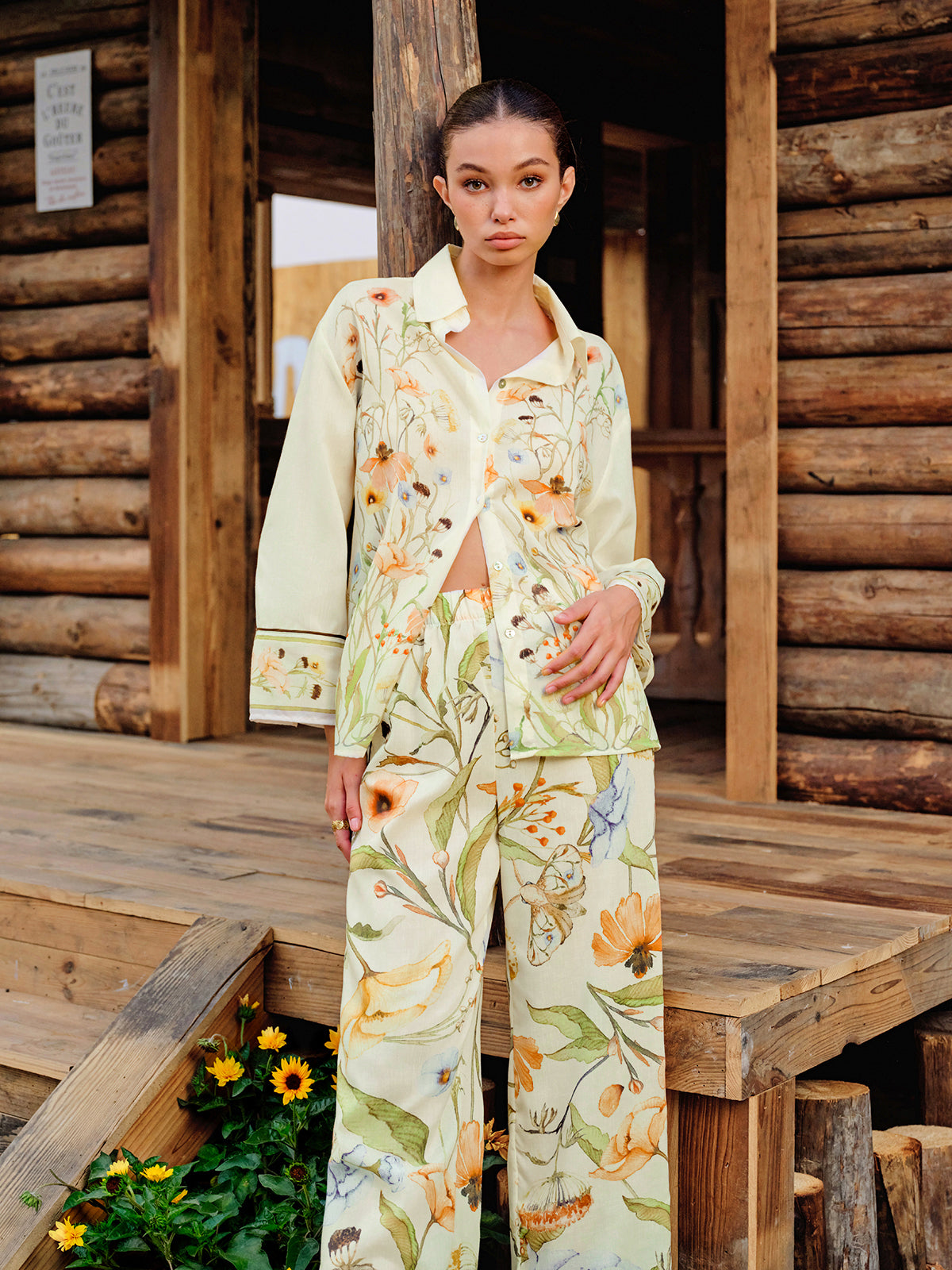 Elastic Waist Mid-Waist Floral Pants-Chicvia