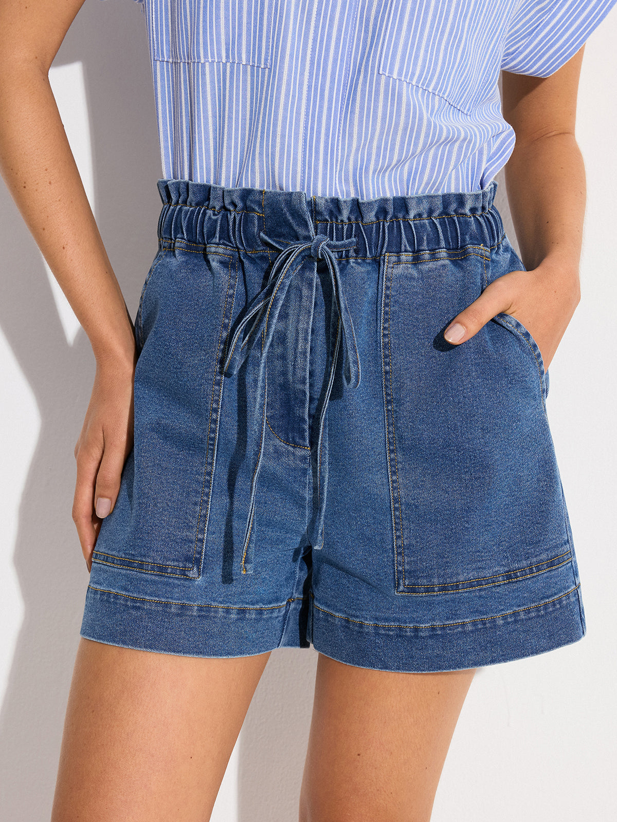 Denim Elastic-Waist Shorts with Drawstring-Chicvia