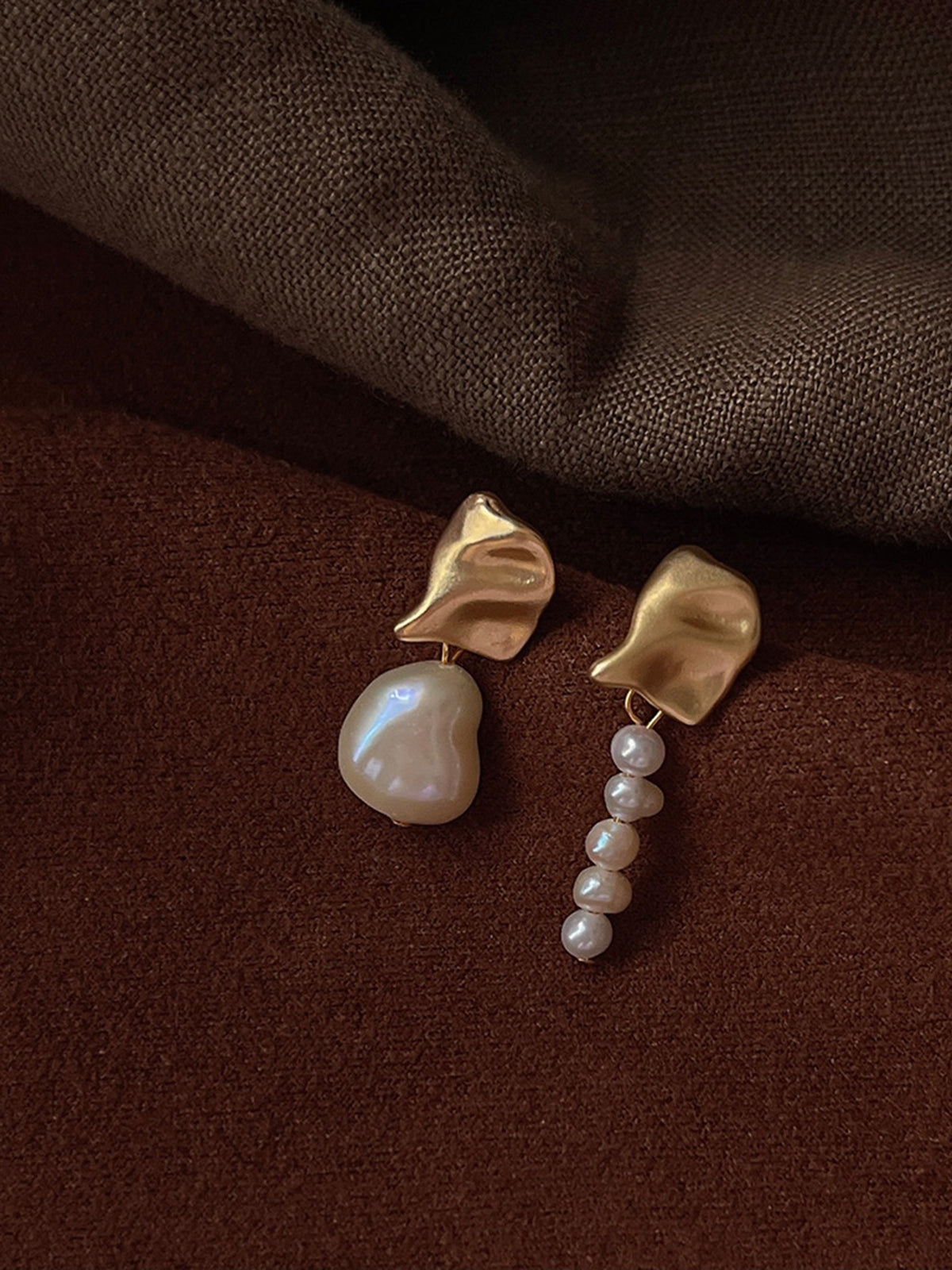 Irregular Metal & Pearl Earrings-Chicvia
