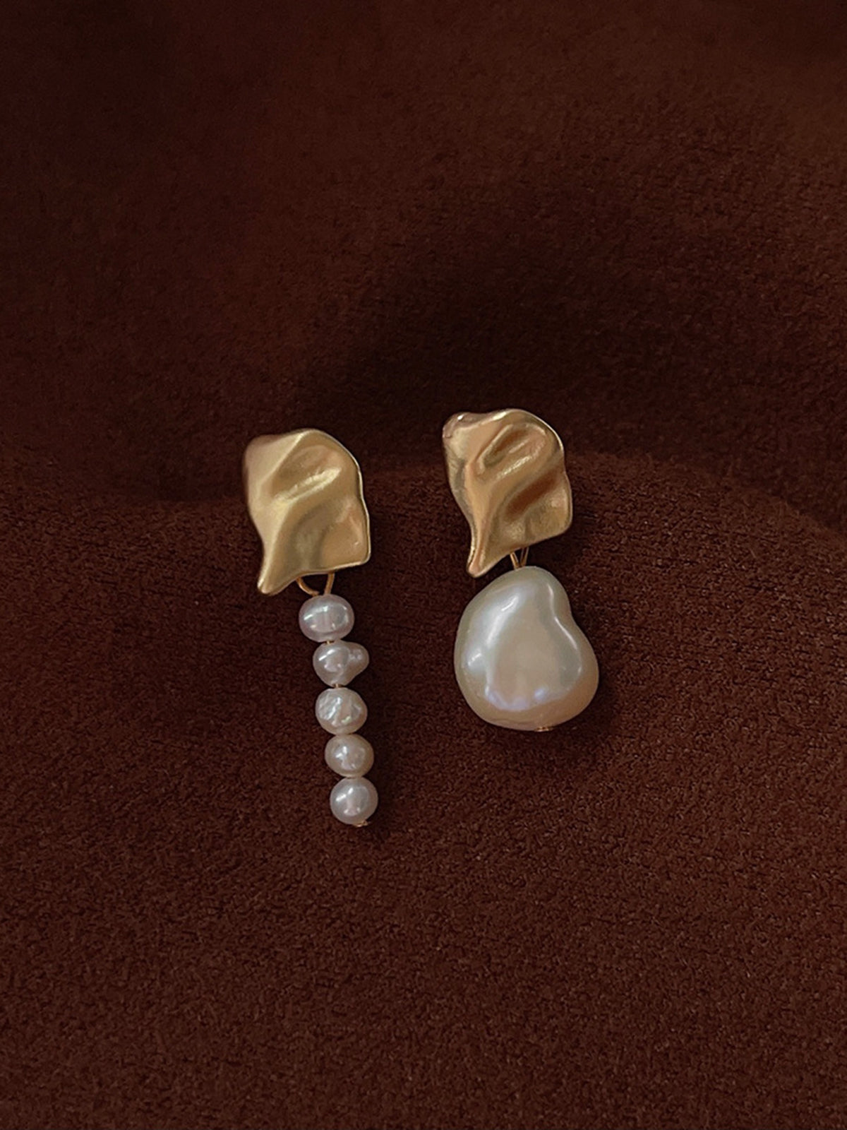 Irregular Metal & Pearl Earrings-Chicvia