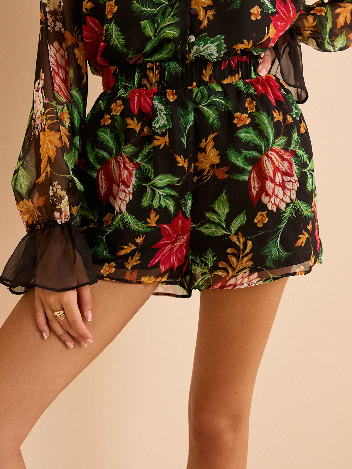 Chiffon Floral Print Elastic Waist Shorts-Chicvia