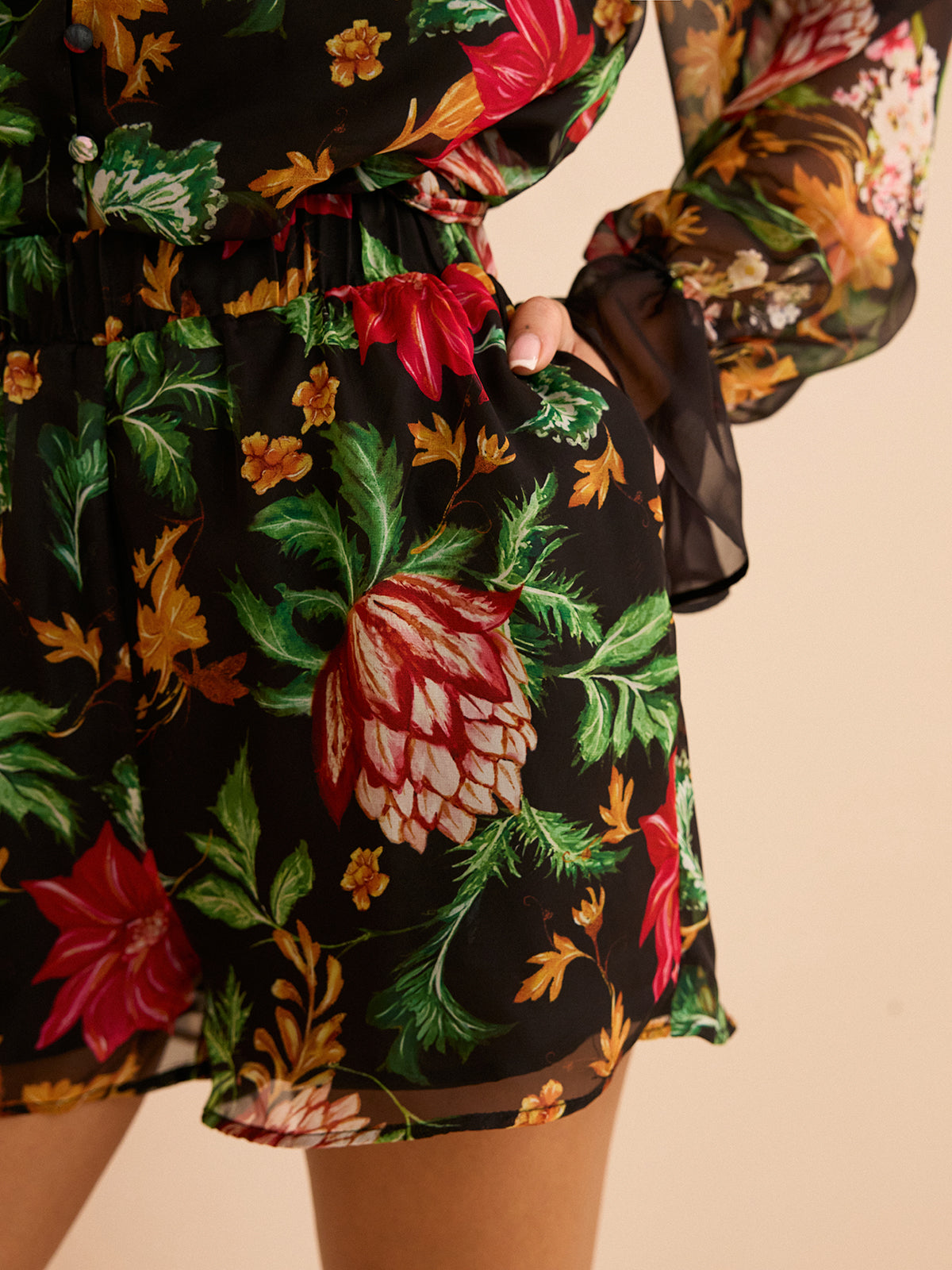 Chiffon Floral Print Elastic Waist Shorts-Chicvia