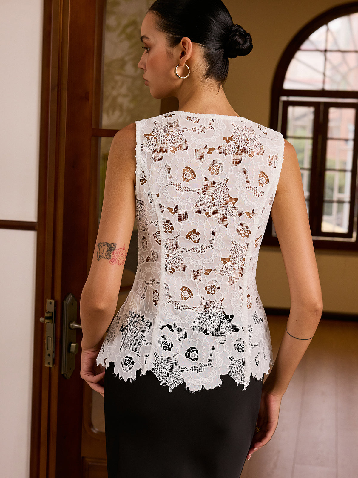 Lace Color-Blocked Vest-Chicvia