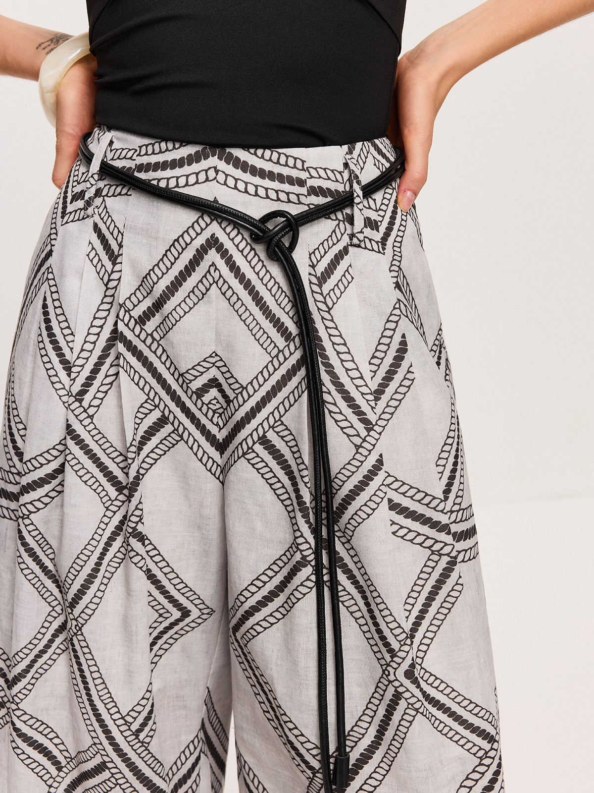 Geometric Print Belted Wide-Leg Pants-Chicvia