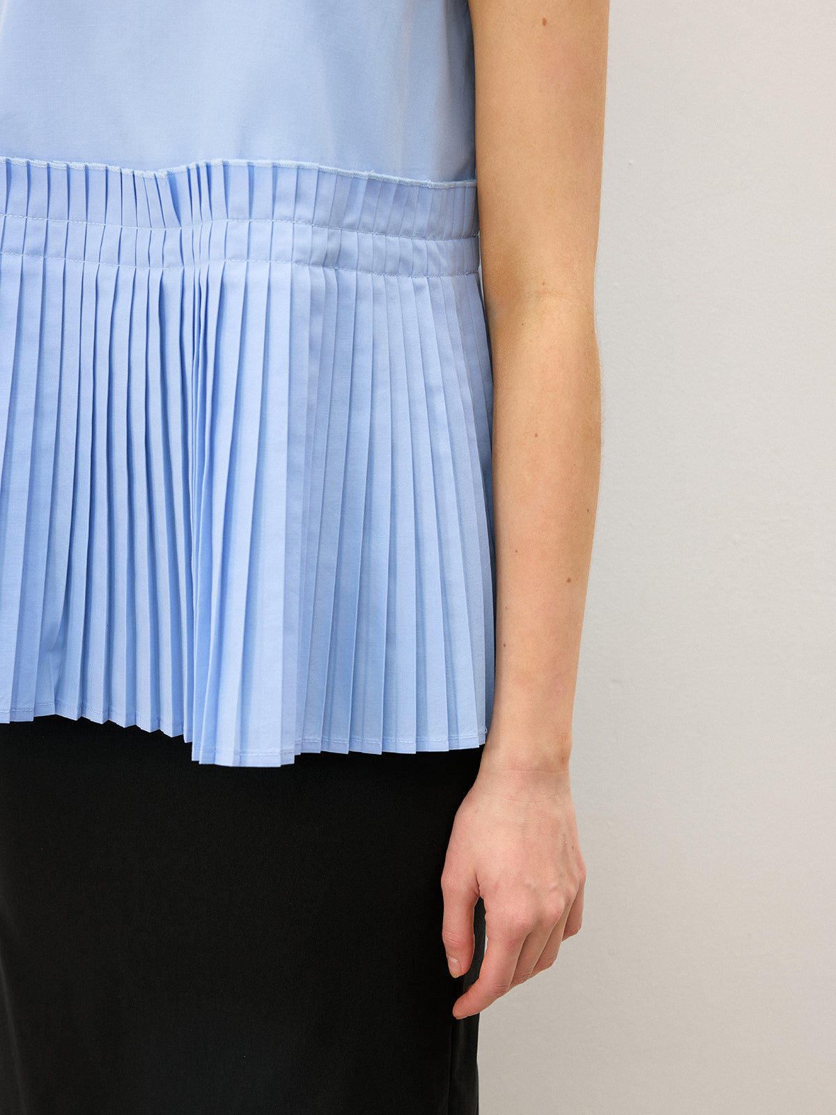 Pleated Hem Tank Top-Chicvia