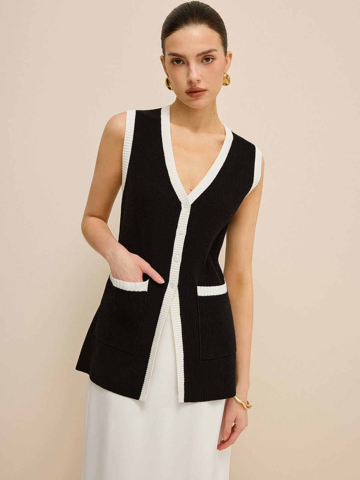 Contrast Trim V-Neck Knit Vest-Chicvia