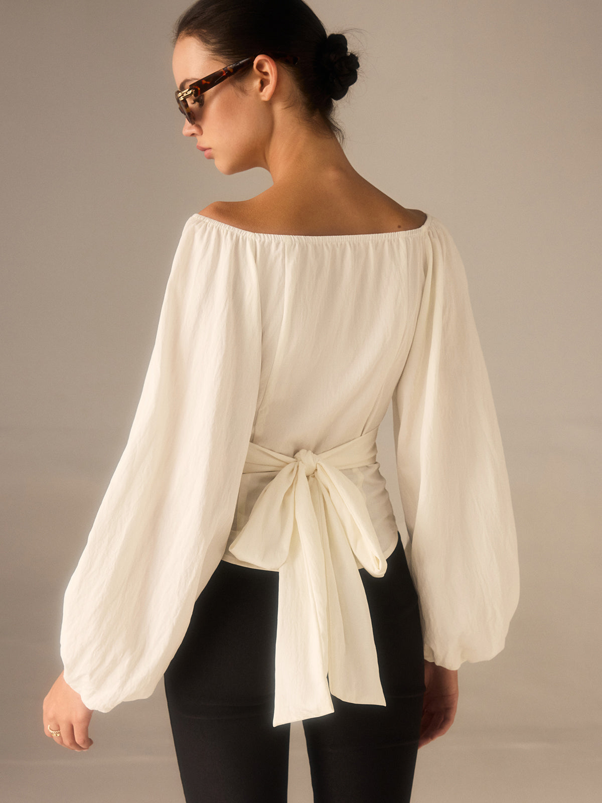 Off-Shoulder Lantern-Sleeve Top with Bow Back-Chicvia