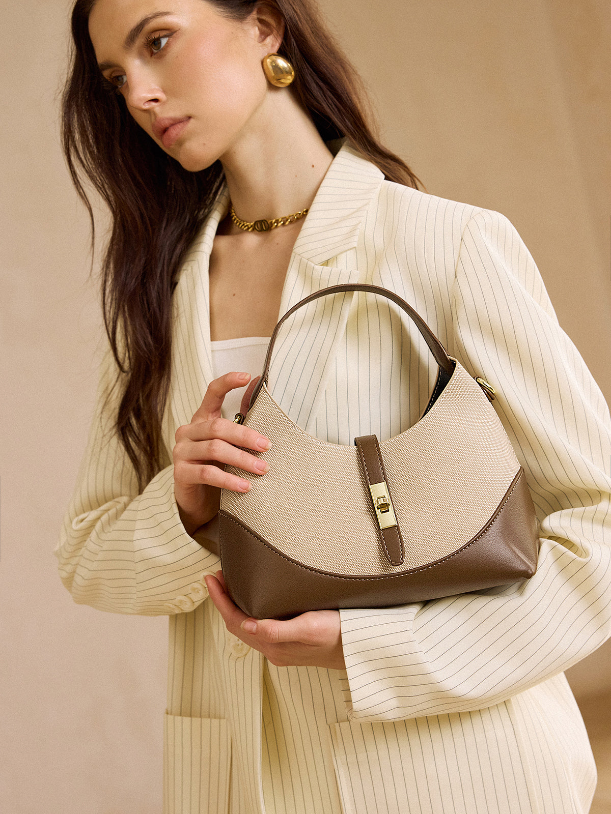 Color-Blocked Dumpling-Shaped Bag with Metal Lock-Chicvia