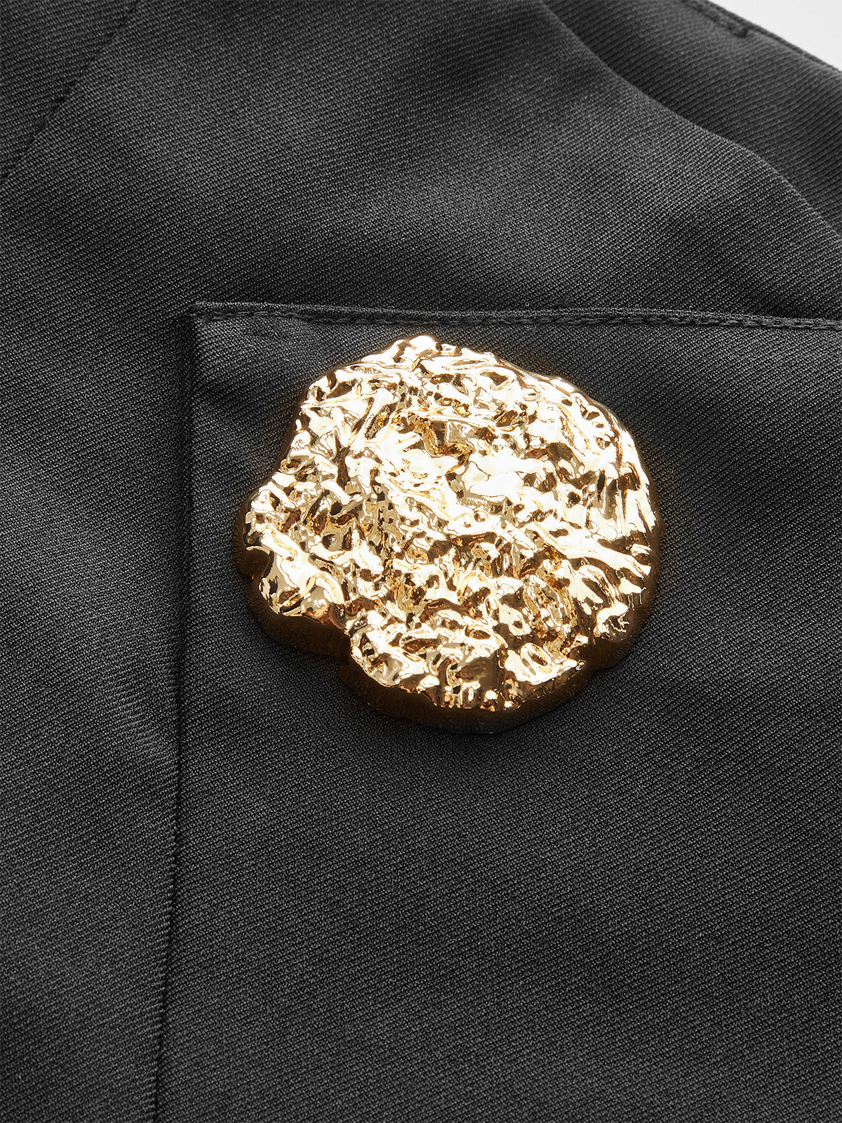 Mid-Waisted Pleated Shorts with Metal Button-Chicvia