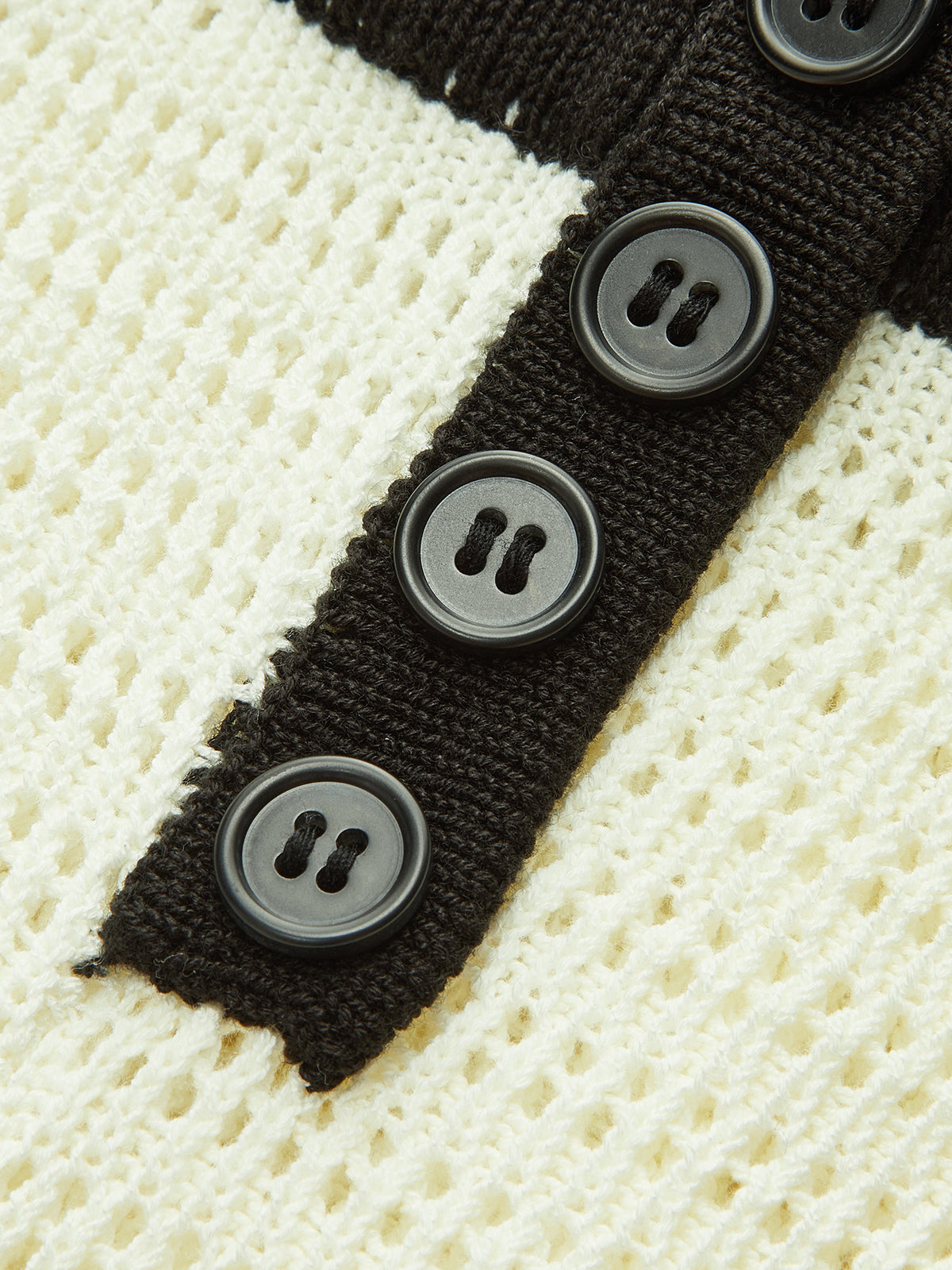 Contrast Trim Button-Front Knitted Shorts-Chicvia