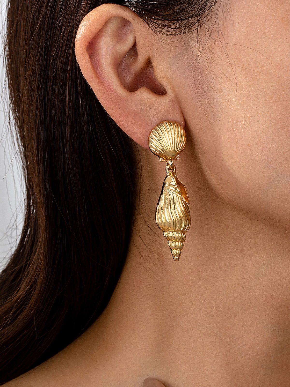 Gold Seashell and Conch-Shaped Drop Earrings-Chicvia