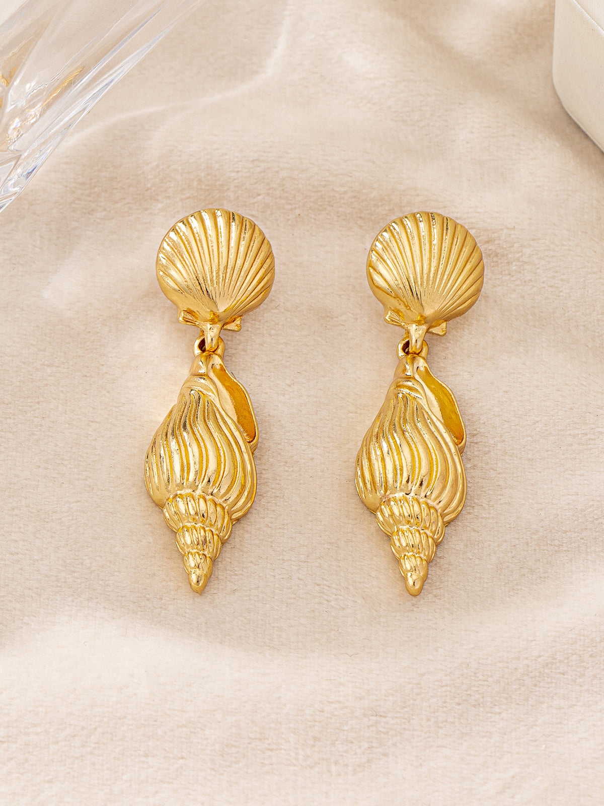 Gold Seashell and Conch-Shaped Drop Earrings-Chicvia