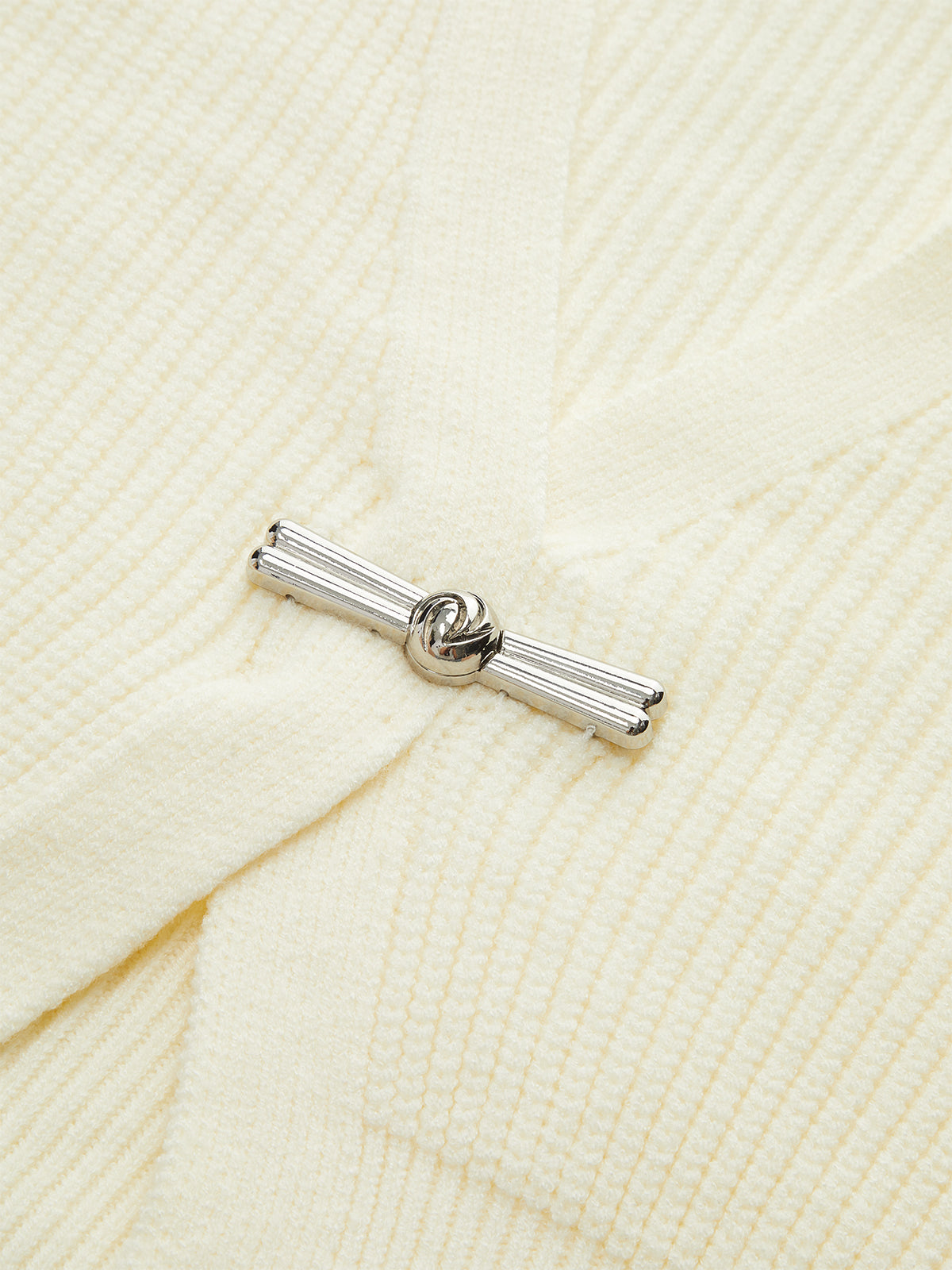 Metal Buckle Waisted Sweater Vest-Chicvia