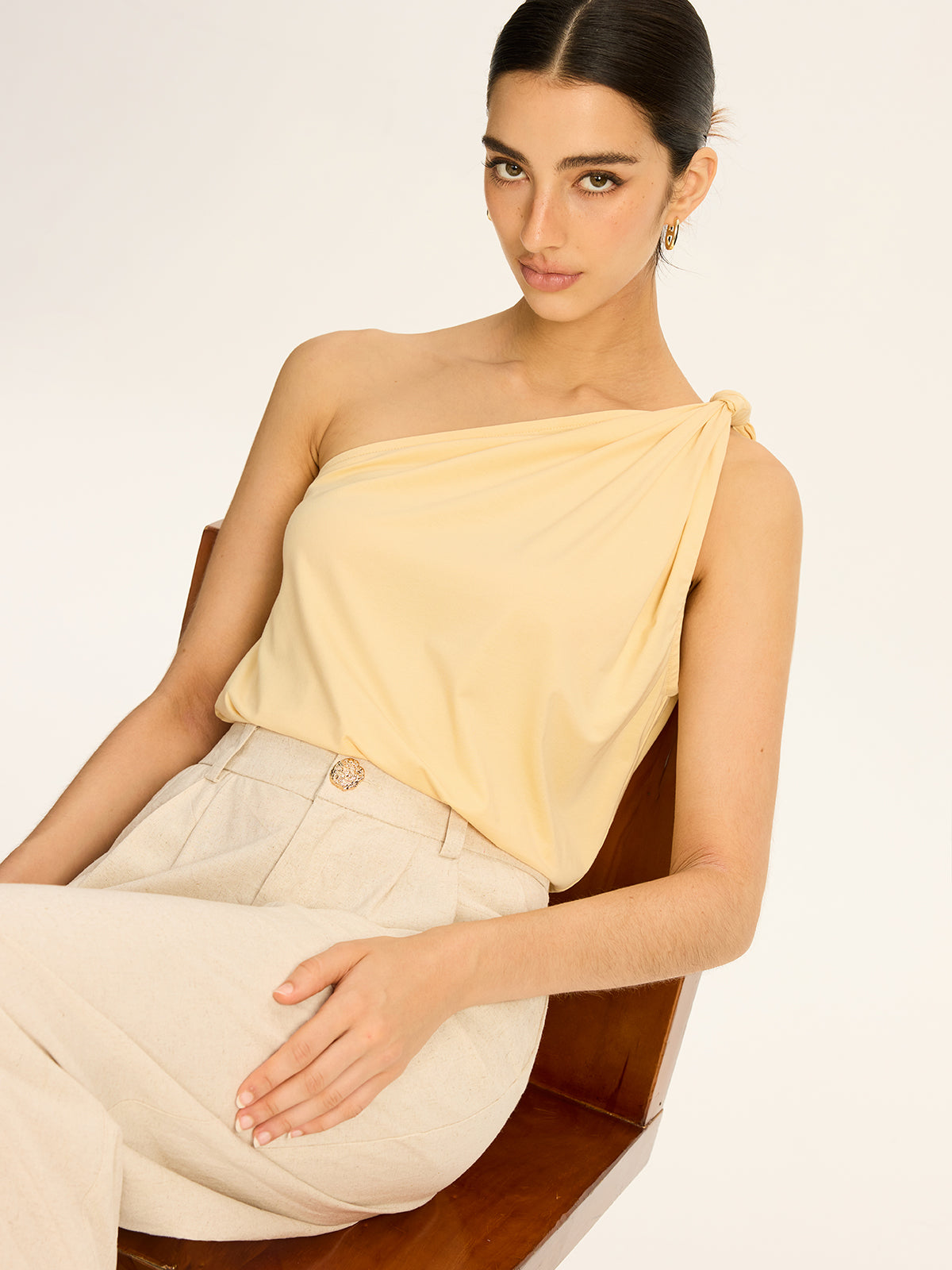 One-Shoulder Ruched Knit Top-Chicvia