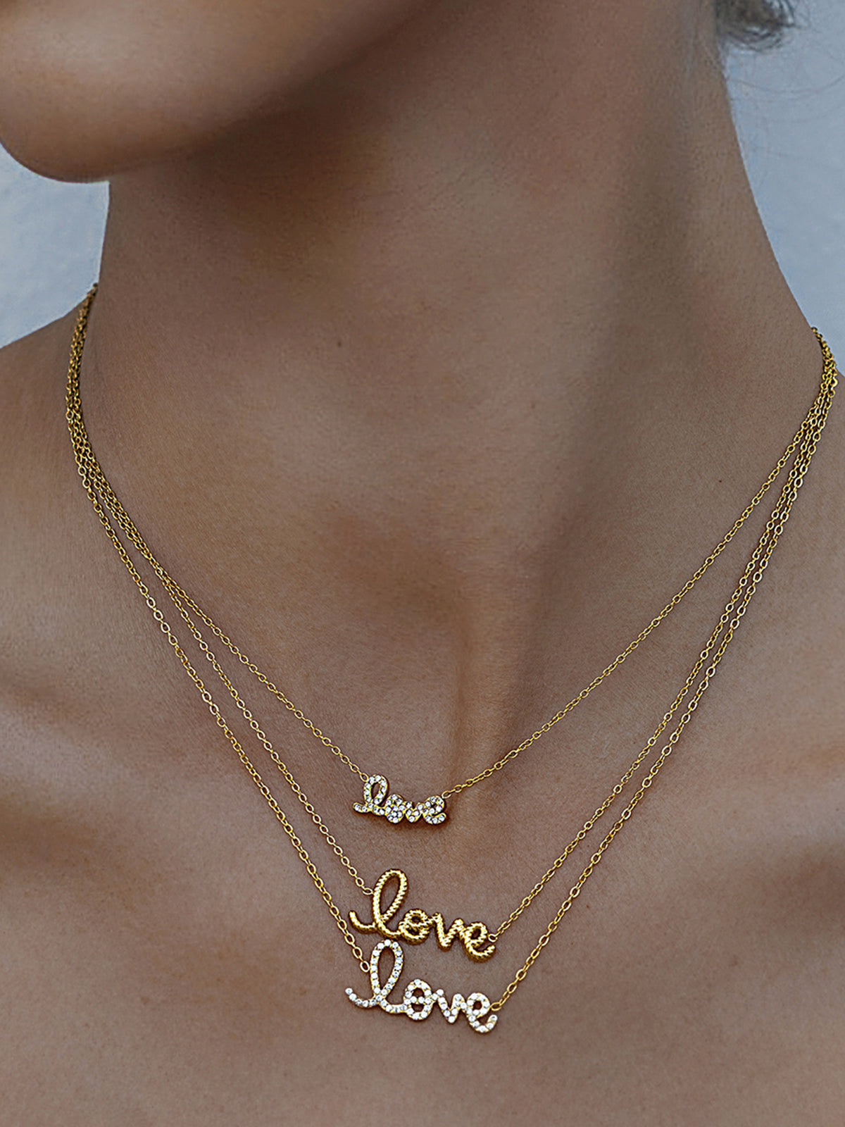 Crystal-Embellished Pendant Necklace-Chicvia