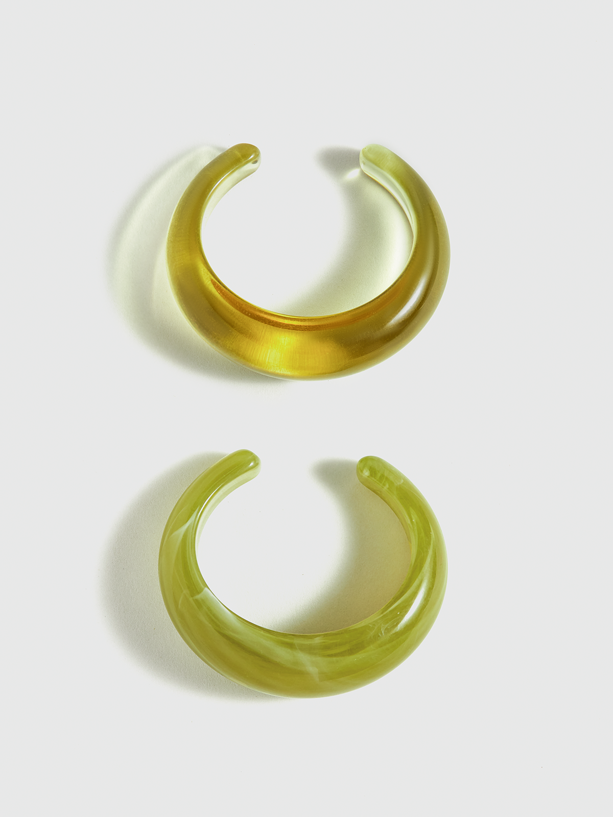 Halation Resin Bracelet-Chicvia