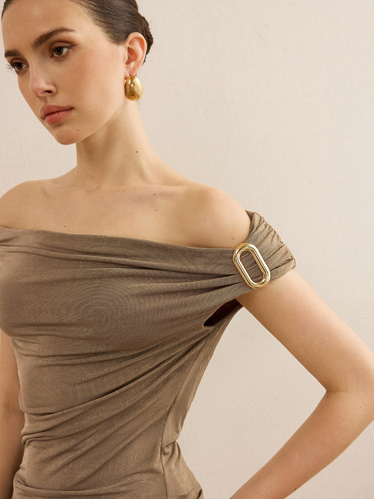 Off-Shoulder Ruched Top with Metal Buckle-Chicvia