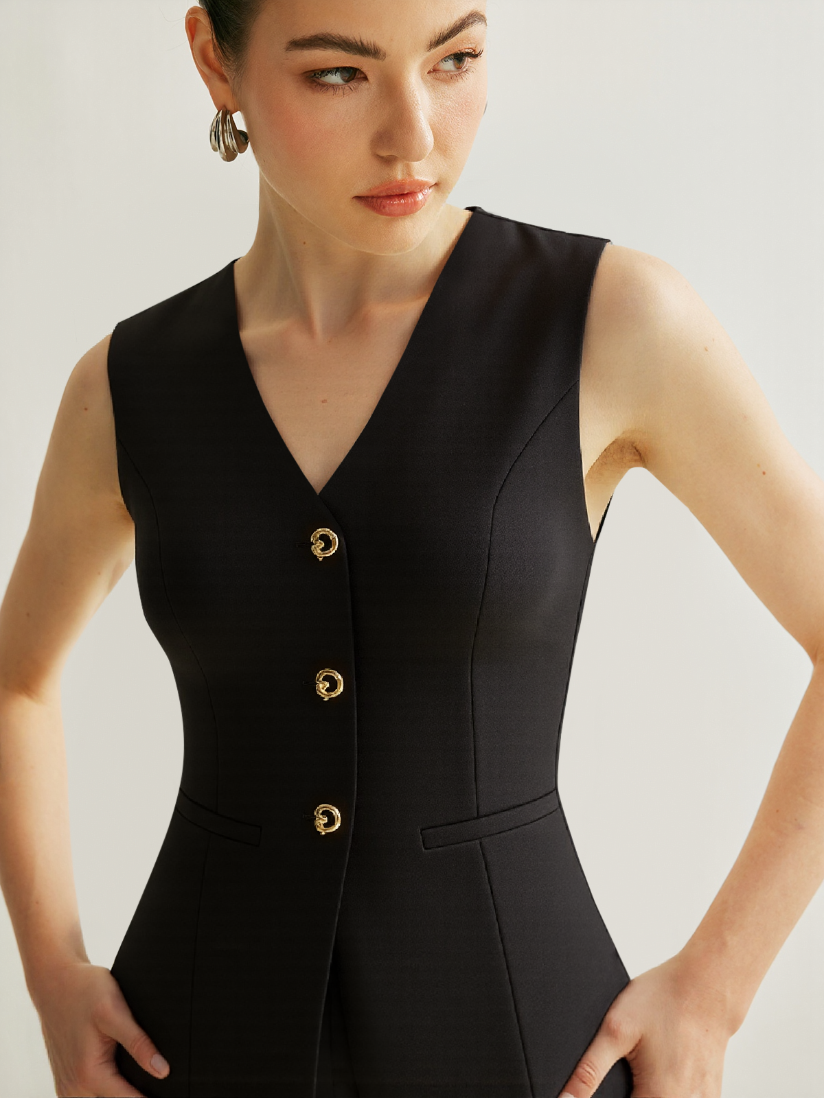 Metal Detail V-Neck Vest-Chicvia