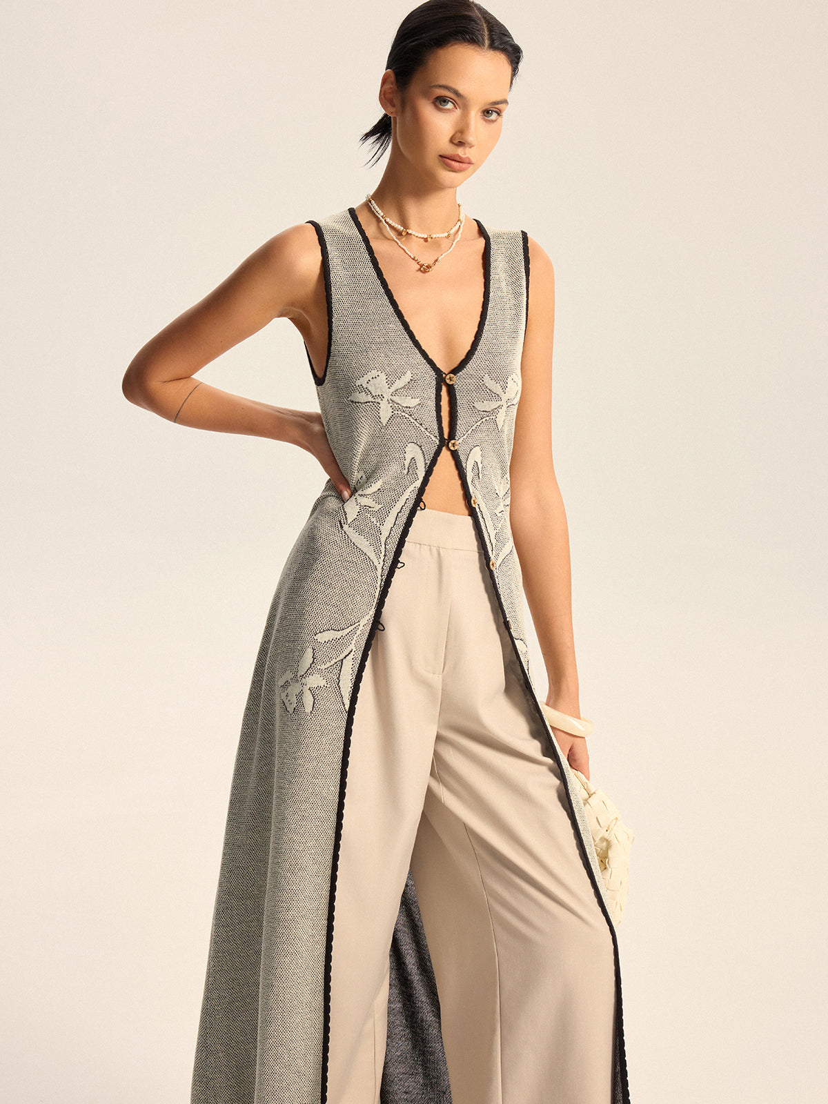 Floral Contrast Trim Knit Maxi Vest-Chicvia